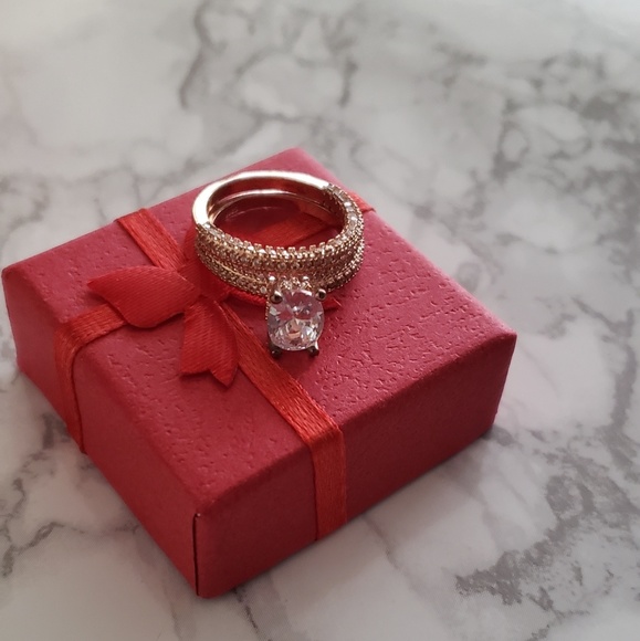 Jewelry - Faux Diamond Rose Gold Ring & Band